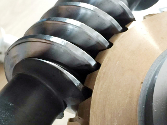 Arbre à vers et engrenage à vers pour pression personnalisée et angle de plomb pour une machine lisse