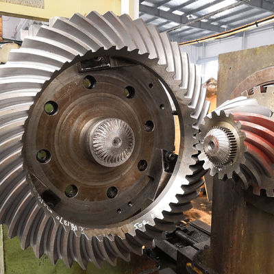 16 engrenages de transmission du module 20CrNi2 MoA Bevel Spiral Gear Grinding