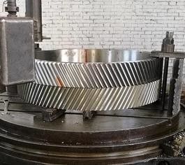 Des engrenages à cône à largeur de face personnalisables pour les applications en acier lourd