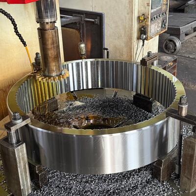 Engrenage interne à denture droite avec structure d'engrènement interne compacte pour une transmission de puissance améliorée