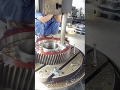 Pignon en acier hélicoïdal simple à grande vitesse Ra0.8 de la transmission 17CrNiMo6 de train d'engrenages